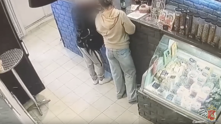 Фото: Супружеская пара из Череповца обокрала нового знакомого на 32 тысячи рублей 