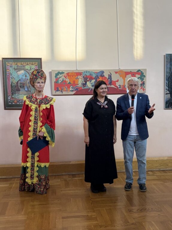 Фото: Череповецкий дизайнер представила коллекцию «Русская княжна» в Российской государственной библиотеке