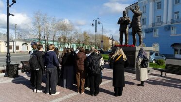 Фото: Памятник Сталину и Бардину открыл новый маршрут по советскому Череповцу